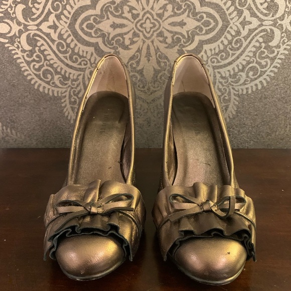 6.5 Vigotti Ulinda Bronze Pumps - Picture 2 of 7